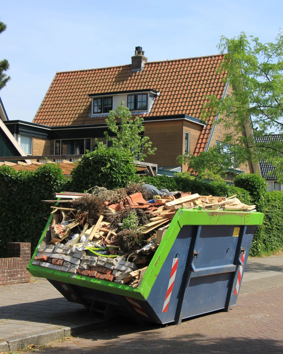 Évacuation des gravats et déchets - L'Hérisson du Jardin 8 nettoyage toit pau